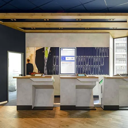 Hotel Ibis Budget Center 2*