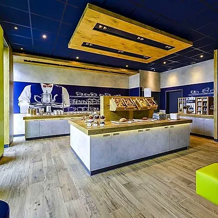 Ibis Budget Center 2*