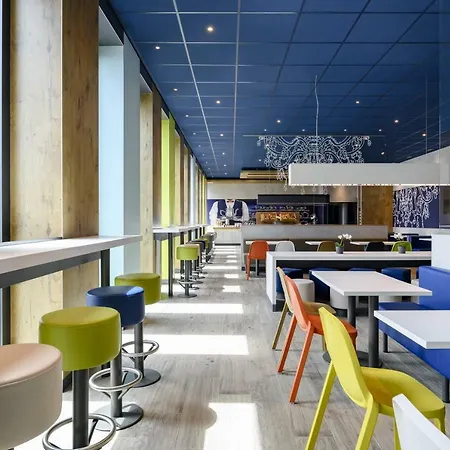 Ibis Budget Center