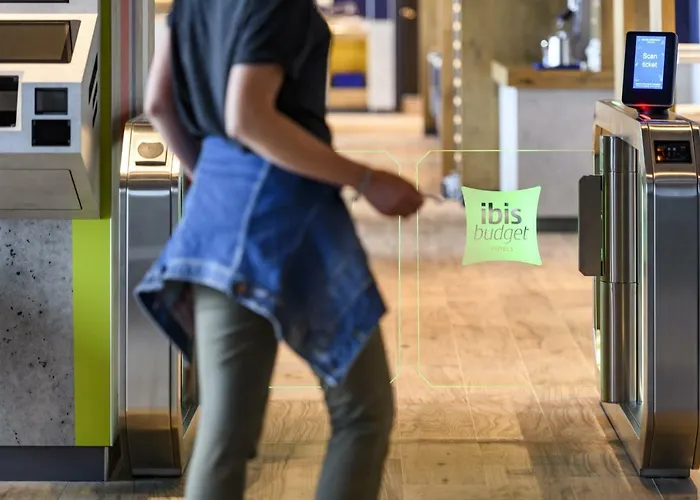 Hotel Ibis Budget Center 2*